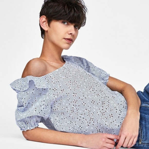 Zara blue and white striped eyelet blouse - Picture 2 of 7